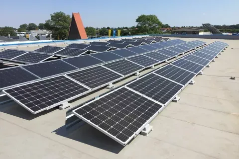 Çatı üstü güneş paneli uygulaması